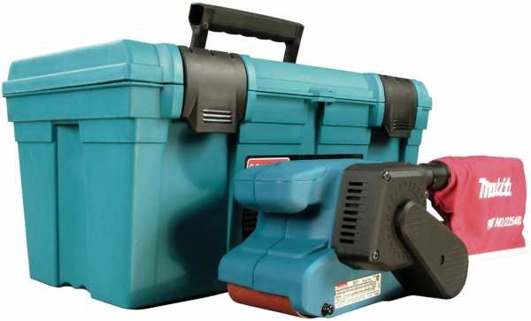 Makita 3" x 18" Belt Sander Kit