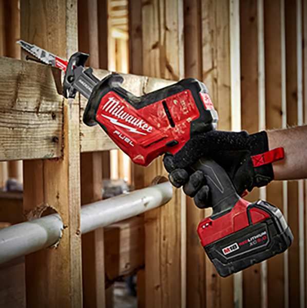 Milwaukee M18 FUEL 18 Volt Lithium-Ion Brushless Cordless HACKZALL Reciprocating Saw Kit