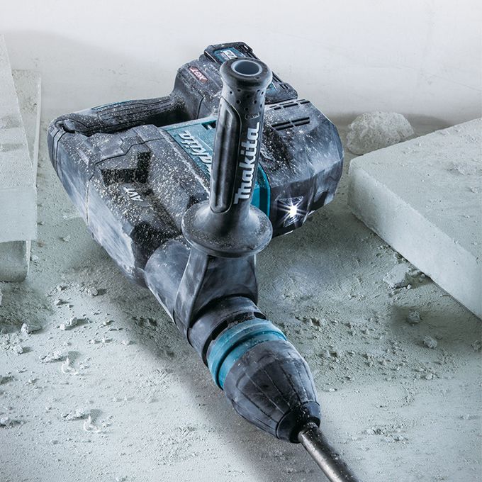 Makita 40V MAX XGT Li-Ion 13lbs SDS-MAX Demolition Hammer with Brushless Motor and AWS (Tool Only)