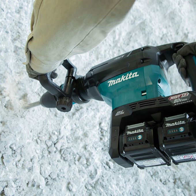 Makita 80V (40Vx2) MAX XGT Li-Ion 26lbs SDS-MAX Demolition Hammer with Brushless Motor & AWS (Tool Only)