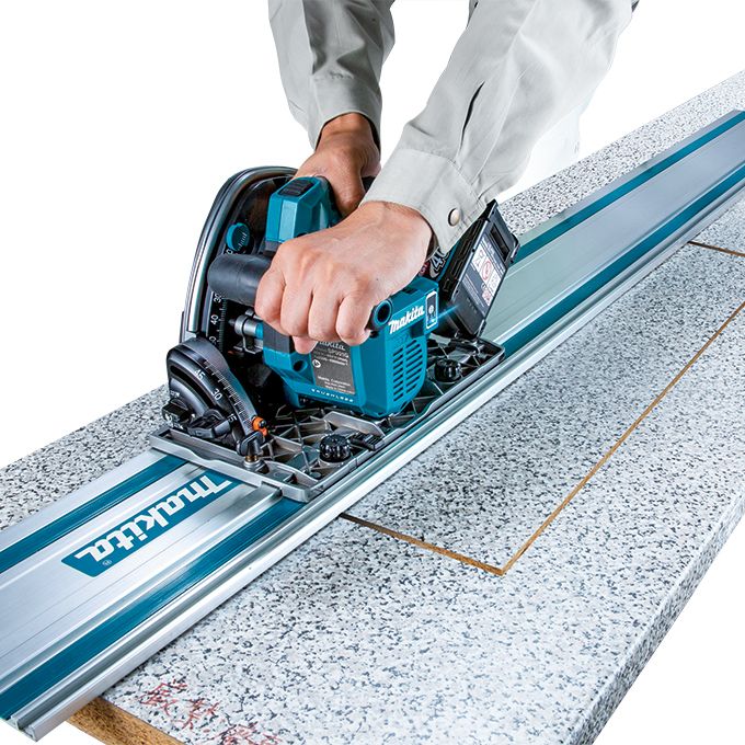 Makita 40V MAX XGT Li-Ion 6-1/2" Plunge Cut Circular Saw with Brushless Motor & AWS (Tool Only)