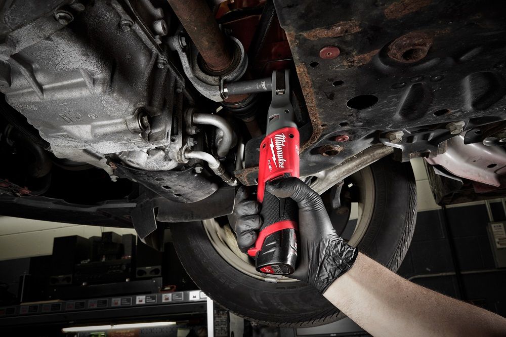 Milwaukee M12 FUEL 12 Volt Lithium-Ion Brushless Cordless 3/8 in. Ratchet Two Battery Kit