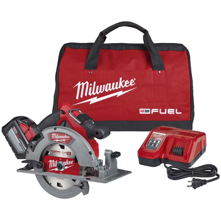 Milwaukee M18 FUEL 18 Volt Lithium-Ion Brushless Cordless 7-1/4 in. Circular Saw Kit