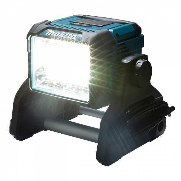 Makita AC/DC LED Area Worklight - up to 3000 Lumens