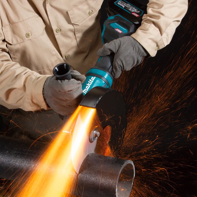 Makita 40V MAX XGT Li-Ion 9" Angle Grinder (Paddle Switch/Variable Speed) with Brushless Motor & AWS (Tool Only)