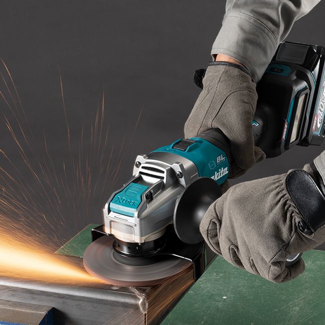 Makita 40V MAX XGT Brushless Cordless 5" Variable Speed X-Lock Angle Grinder w/ Slide Switch, AFT, AWS & XPT (Tool Only)