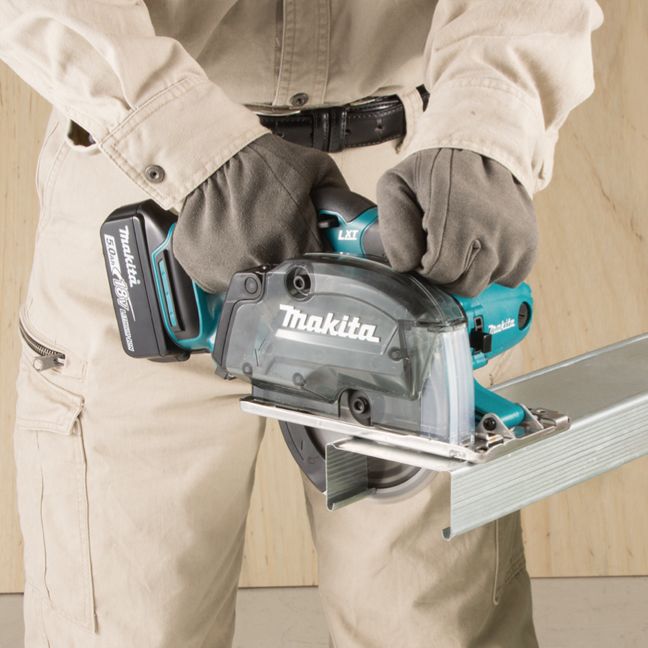 Makita 18V 5 3/8" Metal Cutting Saw