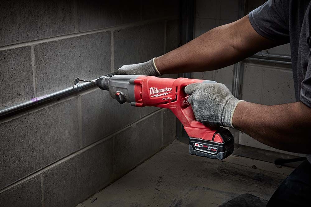 Milwaukee M18 FUEL 18 Volt Lithium-Ion Brushless Cordless Cordless 1 in. SDS-Plus D-handle Rotary Hammer - Tool Only