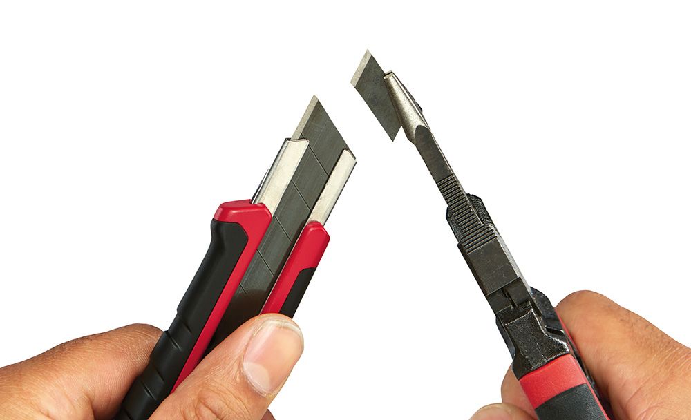 Milwaukee 25mm Snap-Off Knife Metal Lock