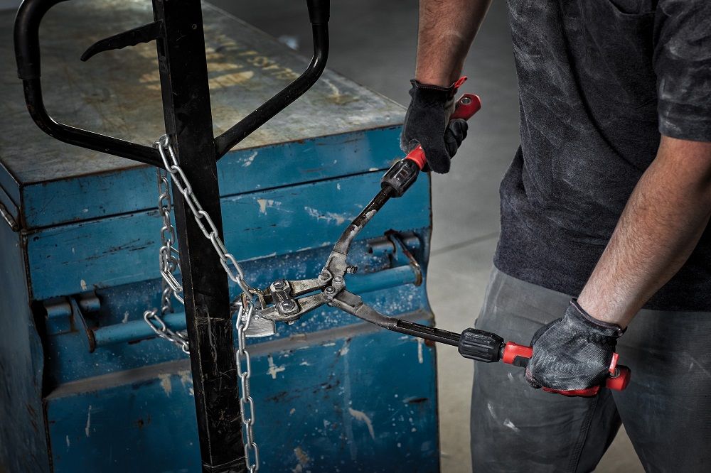 Milwaukee 14 in. Adaptable Bolt Cutter with POWERMOVE
