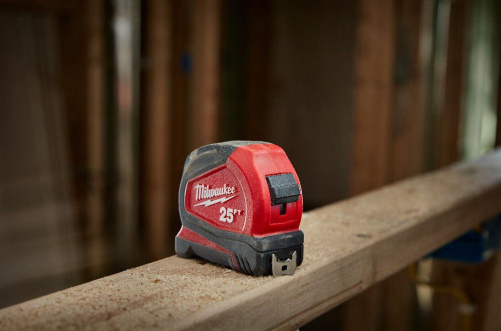 Milwaukee 30 ft. Compact Tape Measure