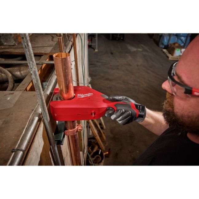 Milwaukee M12 Brushless 1-1/4" - 2" Copper Tubing Cutter